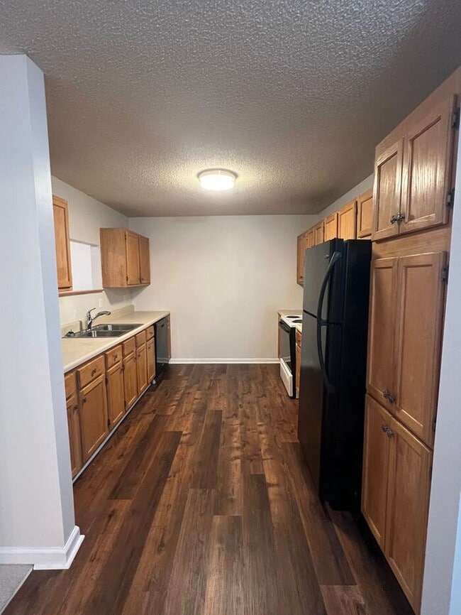 Foto del edificio - Ready now! Enjoy a private serene setting in the heart of the city!