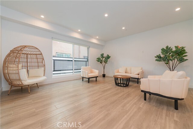 Foto del edificio - 1596 W 36th St