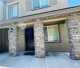 Building Photo - 5730 Sky Pointe Dr