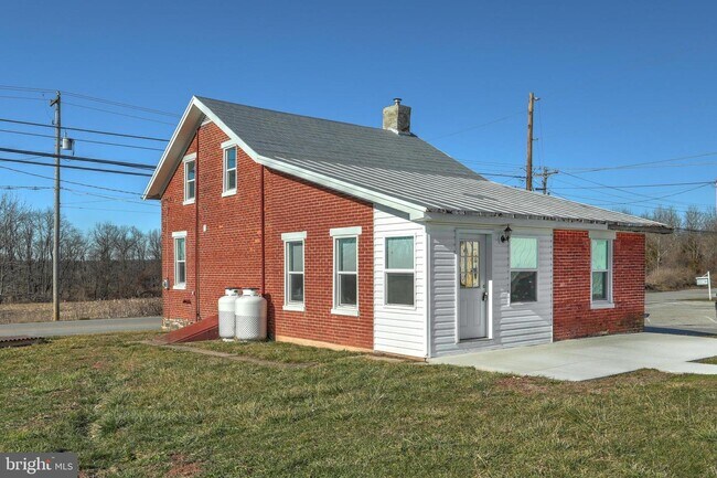 Building Photo - 1653 PA-194