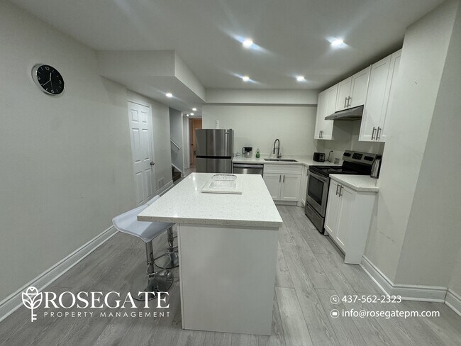 Photo du bâtiment - Spacious 2-Bedroom Basement Apartment with Internet & Parking in Brampton