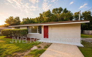 Building Photo - 5742 Newberg Ln