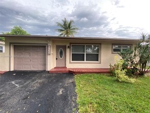 Building Photo - 2960 NW 68th Way