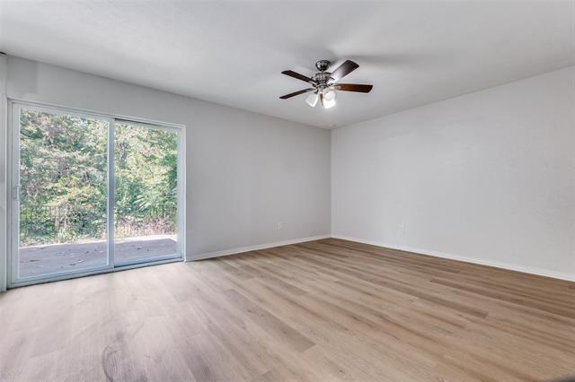 Foto del edificio - 8303 Lullwater Dr