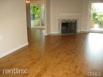 Building Photo - 3 br, 2 bath Condo - 5237 Elvira