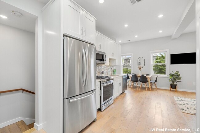 Foto del edificio - 338 Hurley St