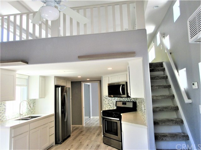 Building Photo - 128 Palm Dr