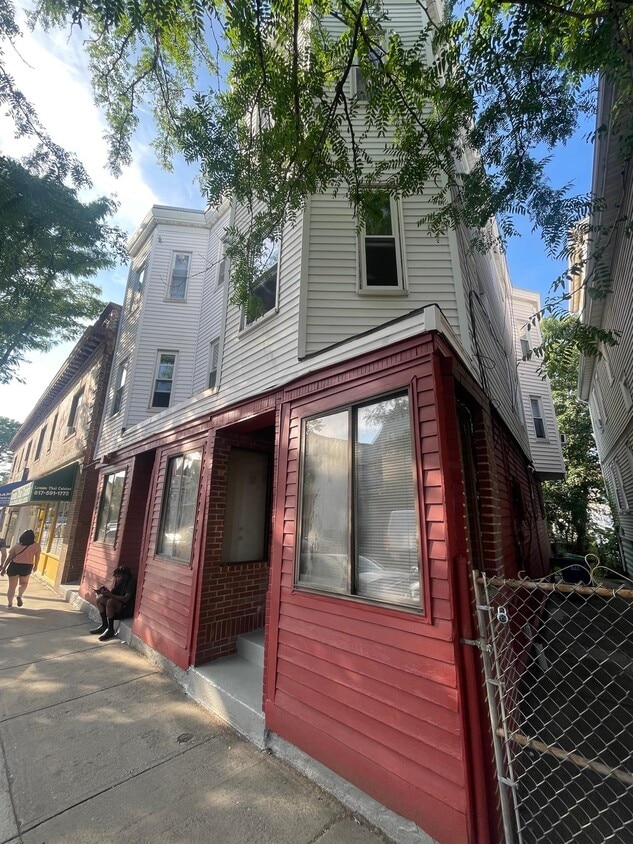 Primary Photo - 213 Highland Ave