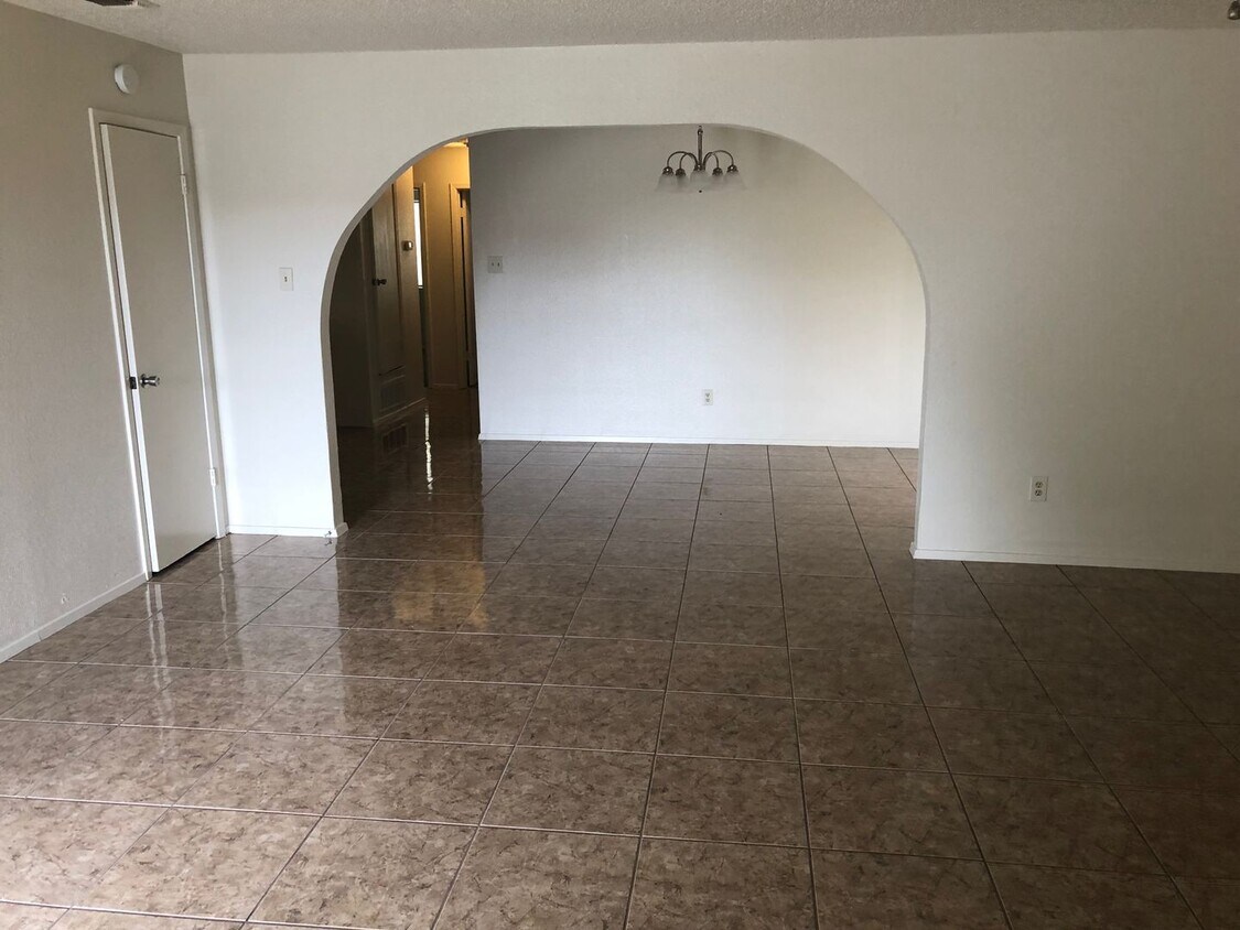 Foto del edificio - 3 bedroom 2 Bathroom