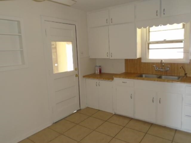 Building Photo - 2210 Juanita Ave