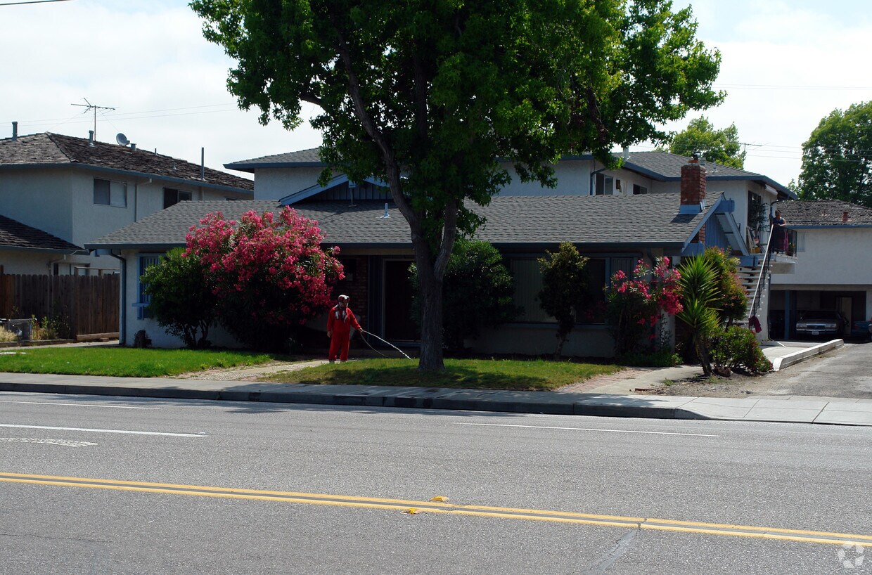 Foto principal - 512 S Fairoaks Ave