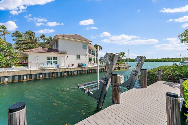 Building Photo - 112 Intracoastal Cir