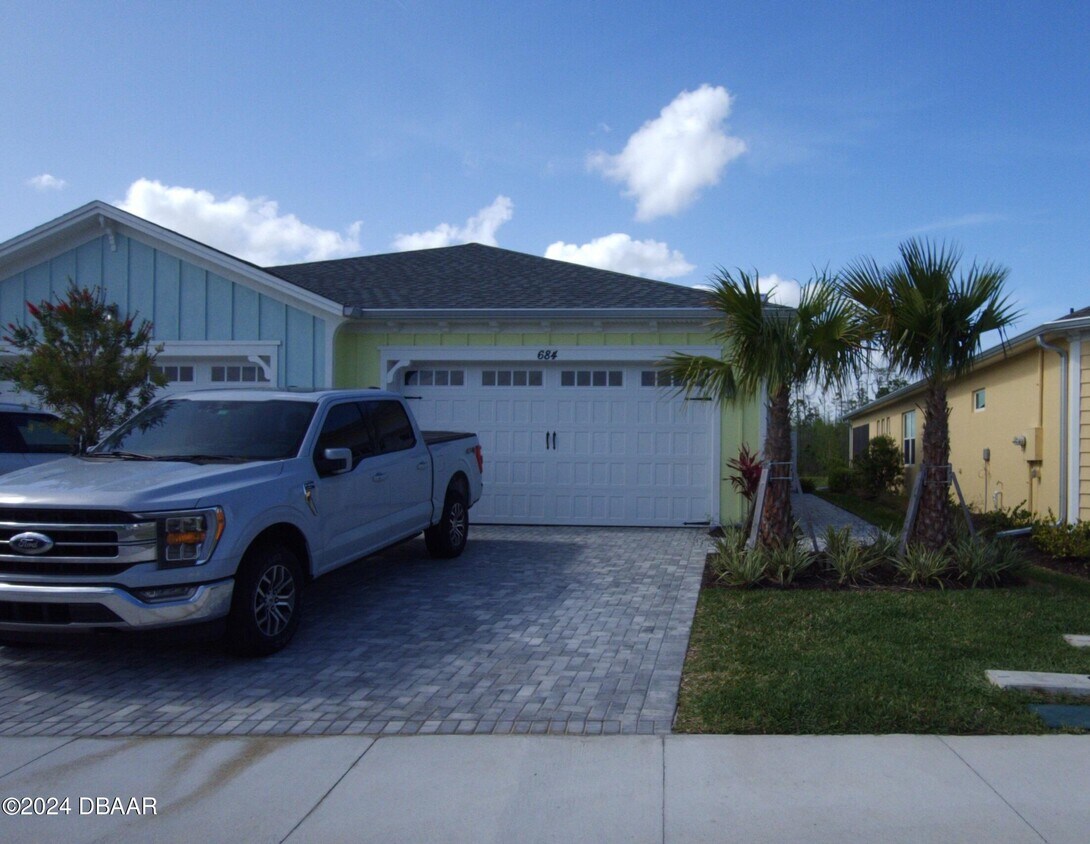 Primary Photo - 684 Margaritaville Ave
