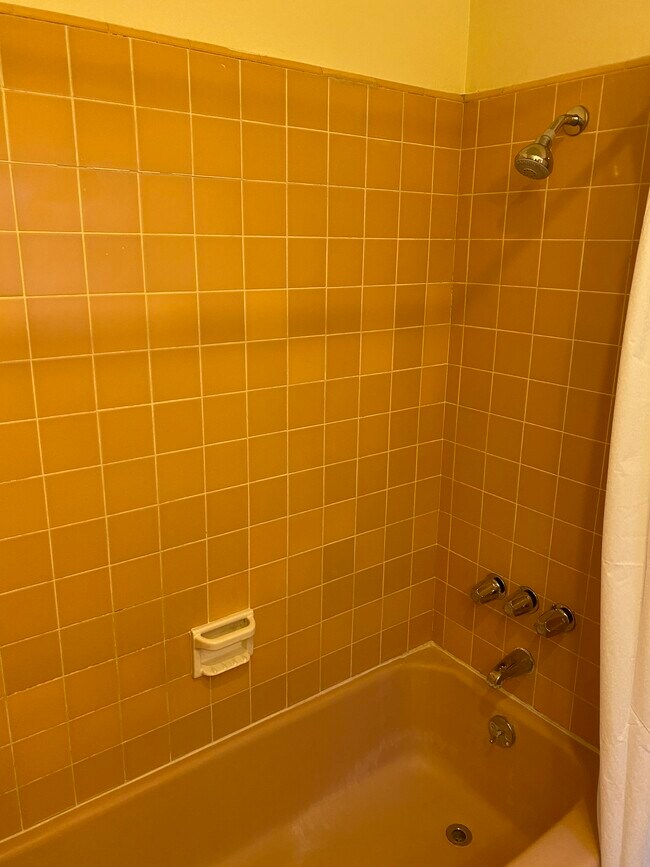 Foto del edificio - 1280 E 4th St