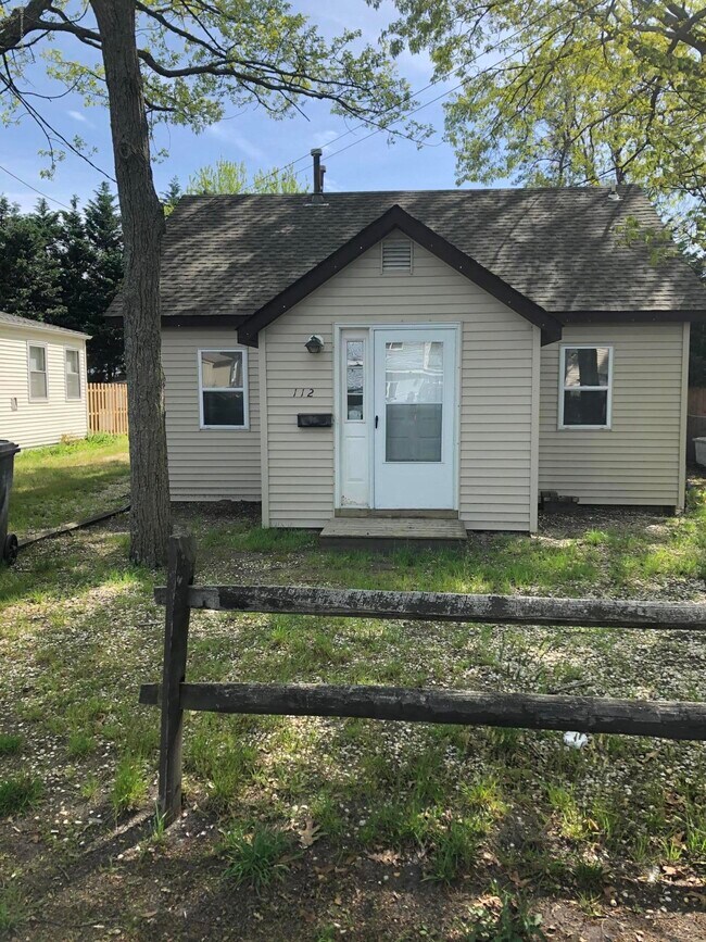 Building Photo - 112 McKay Dr