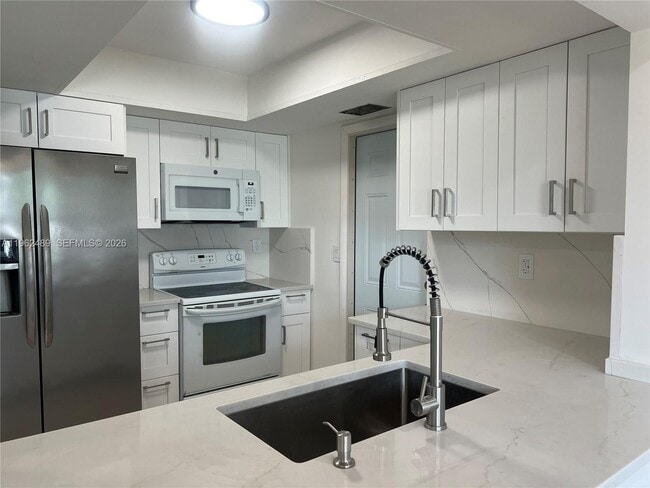 Foto del edificio - 7313 NW 57th Ct