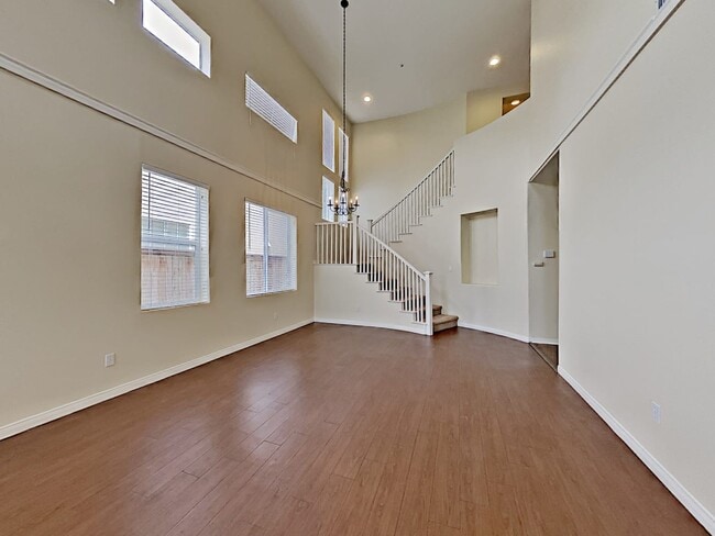 Building Photo - 1732 Almanor St