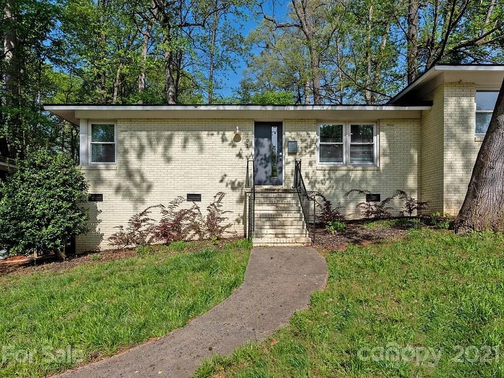 Primary Photo - 1702 Herrin Ave