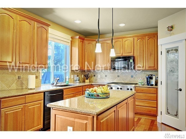 Building Photo - 4523 Country Club Dr NE, Tacoma, WA, 98422