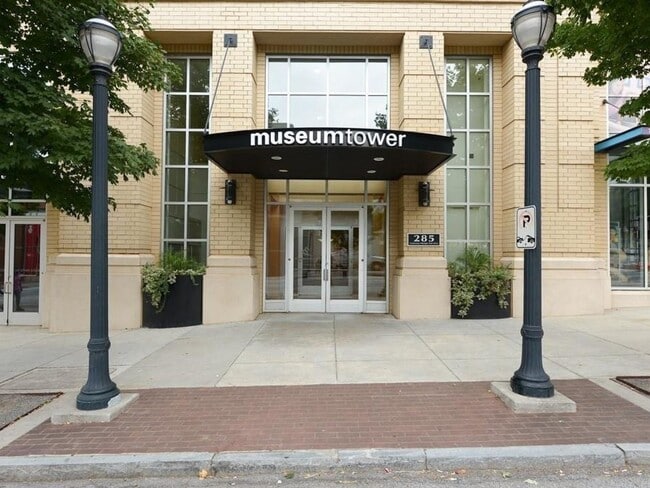 Building Photo - 285 Centennial Olympic Park Dr NW