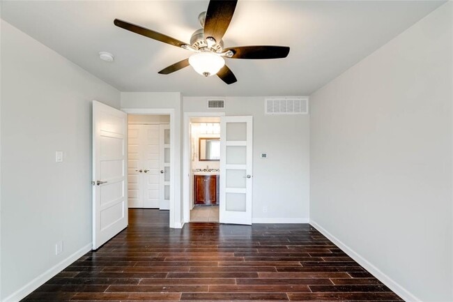 Foto del edificio - 3110 Red River St