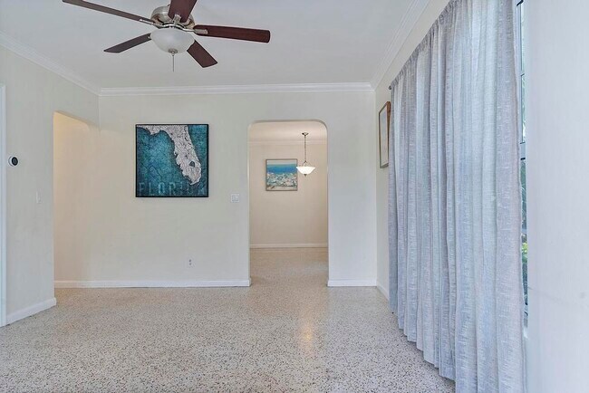 Foto del edificio - 802 N J St