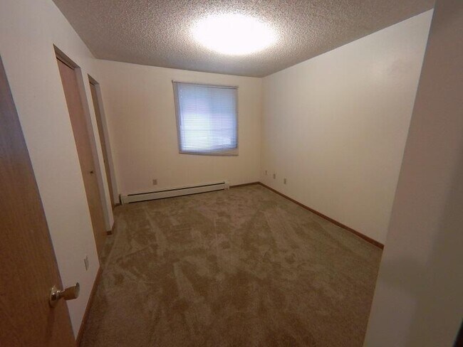 Foto del edificio - 525 S Johnson St