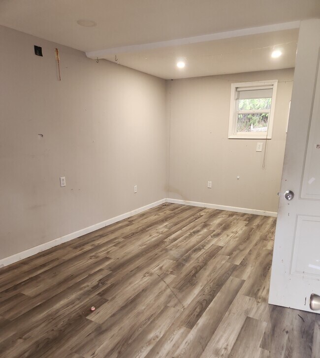 Foto del edificio - 9349 Valley Rd