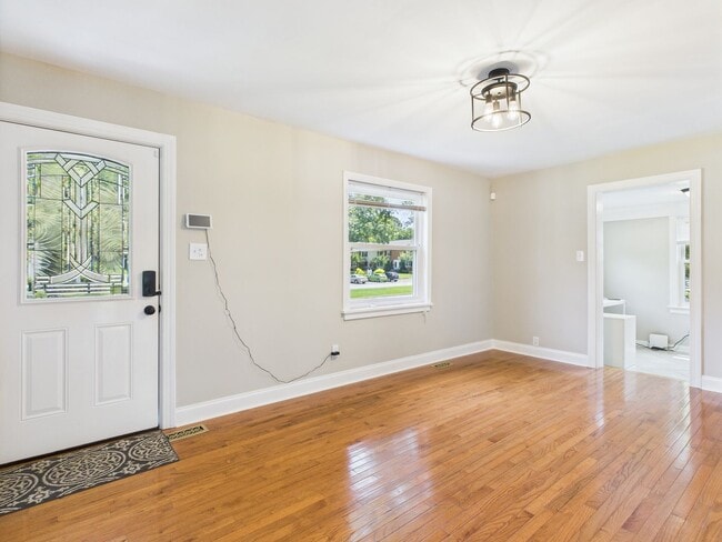 Building Photo - 1310 Devers Rd