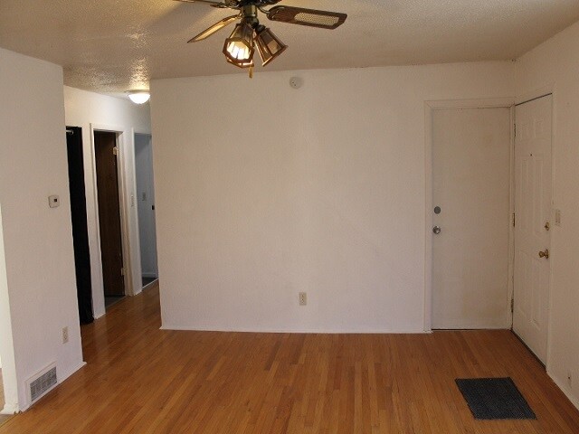 Foto del edificio - 240 S Fair Ave