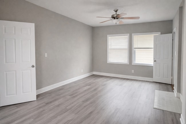 Foto del edificio - 2709 N College Ave