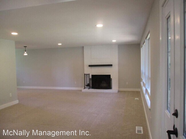 Building Photo - 4 br, 2 bath House - 102 Pt. Fosdick Circle