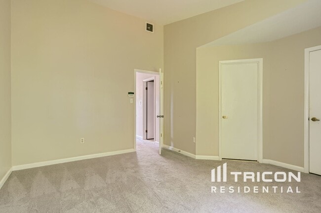 Building Photo - 3425 Clairborne Way