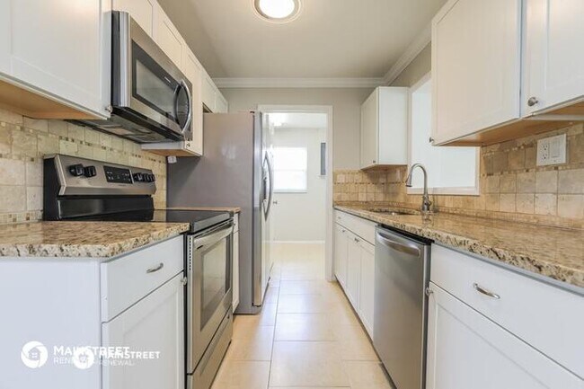 Foto del edificio - 556 Lowell AVE NW, Port Charlotte, FL 33952