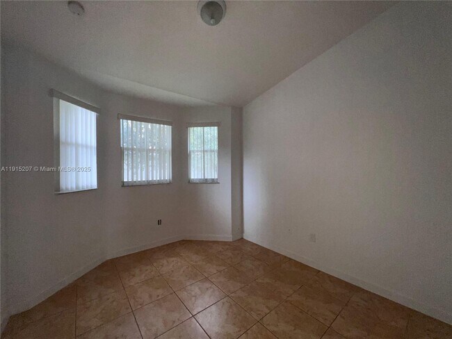 Foto del edificio - 2728 SE 17th Ave