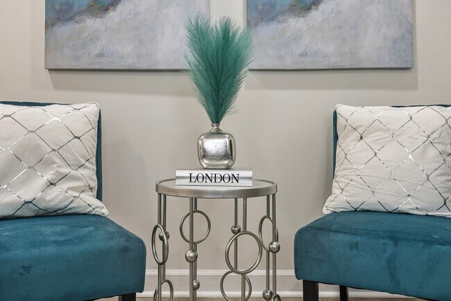 Foto del edificio - 366 N Hemlock Ave