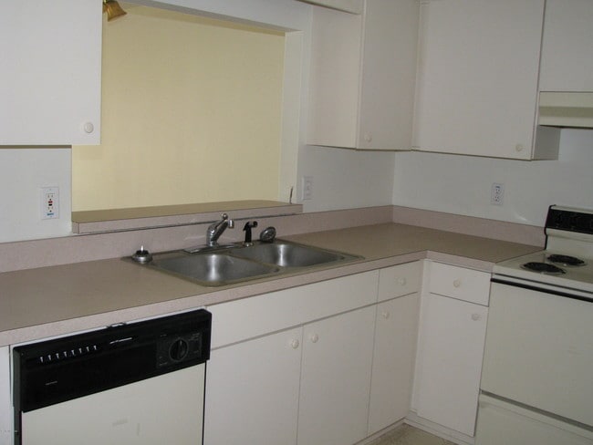 Building Photo - 42 Banyan Dr