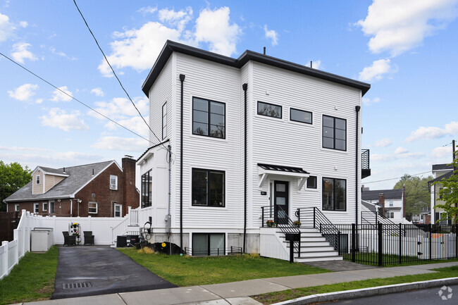 Building Photo - 38 Bradshaw St
