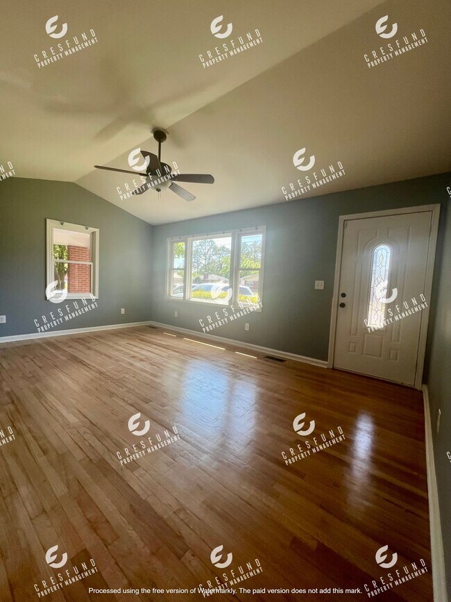 Foto del edificio - Spacious 3 Bedroom, 2 Bath - AVAILABLE NOW!