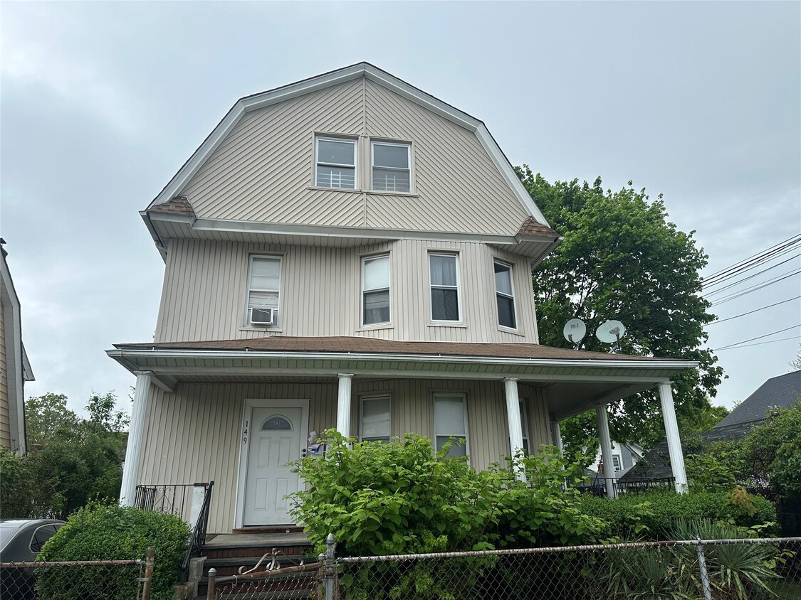 Primary Photo - 149 Washburn Ave