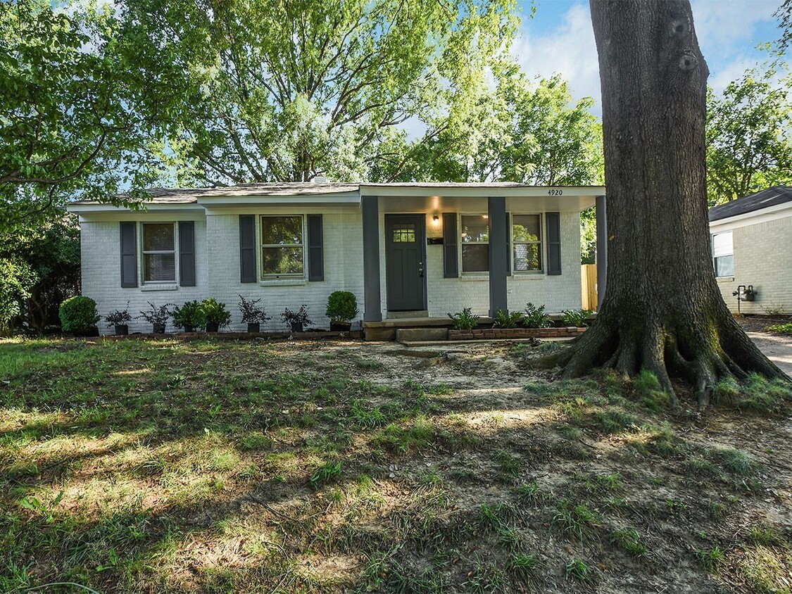 Primary Photo - Newly updated home with 4 beds and 2 baths...