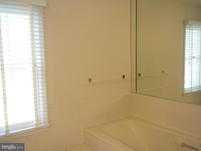 Building Photo - 5720 Brewer House Cir