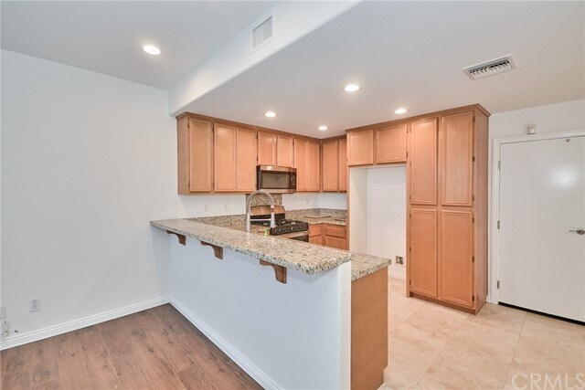 Building Photo - 8592 Belmont St