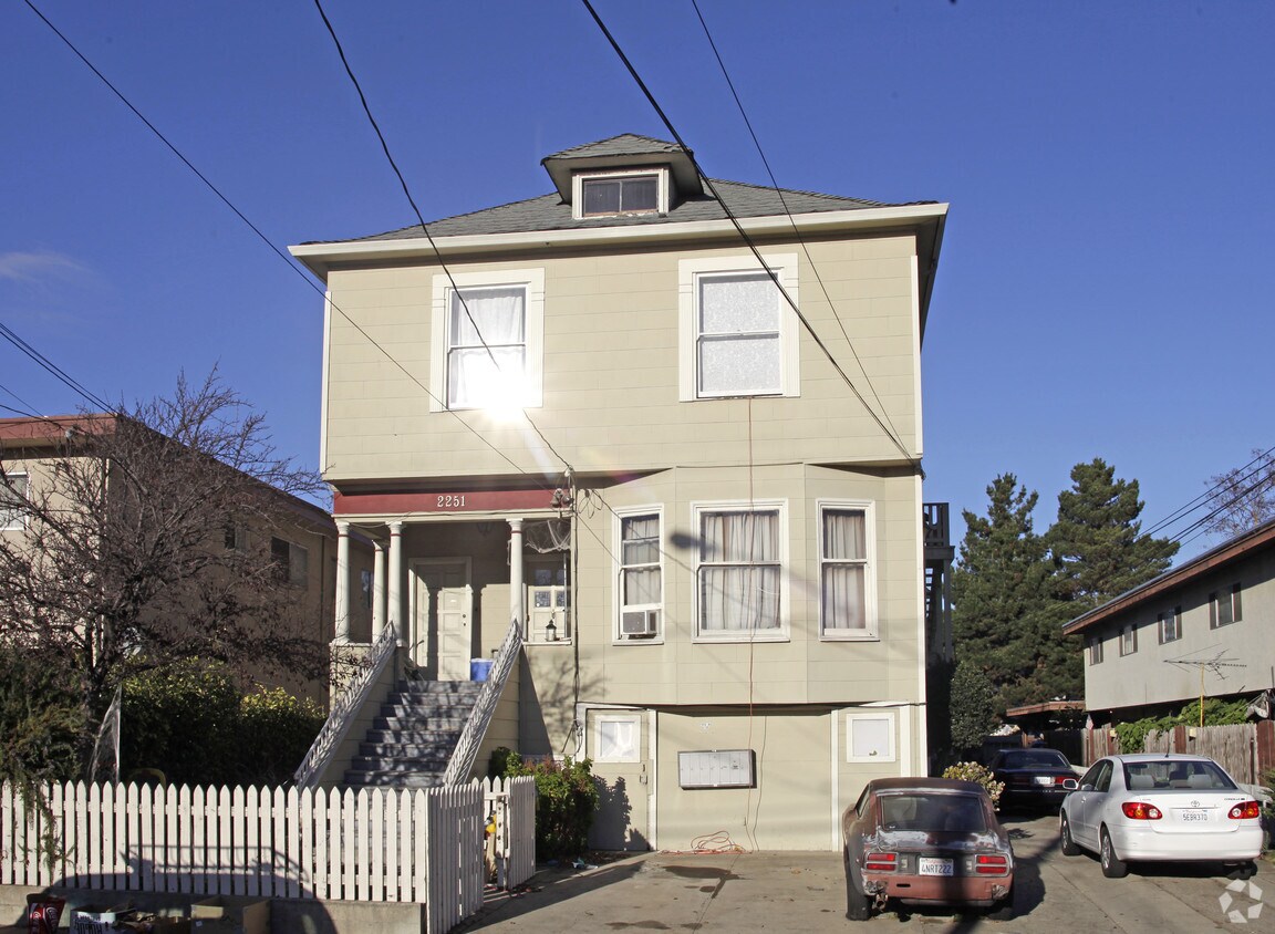 Foto del edificio - 2251 Pacific Ave