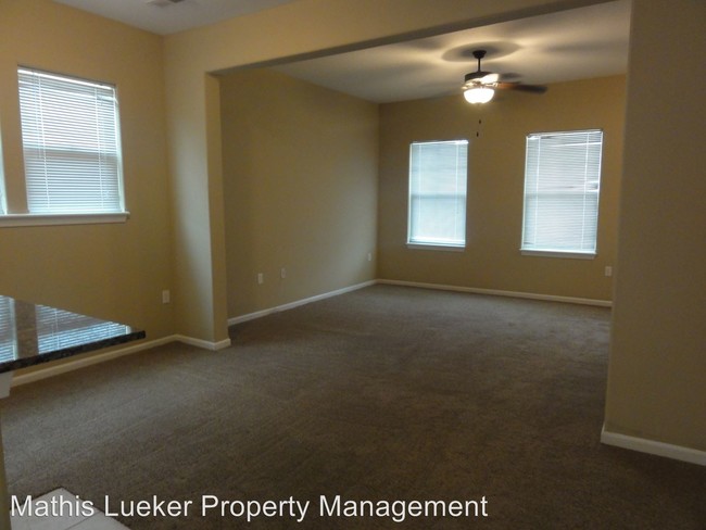 Building Photo - 2 br, 1.5 bath House - 2624 Valentine