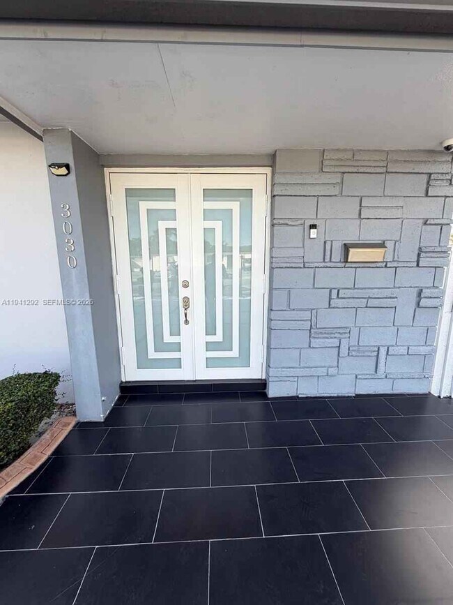 Foto del edificio - Southwest 96th Avenue, Miami, FL 33165 - 3 BR 2 BA single-family home