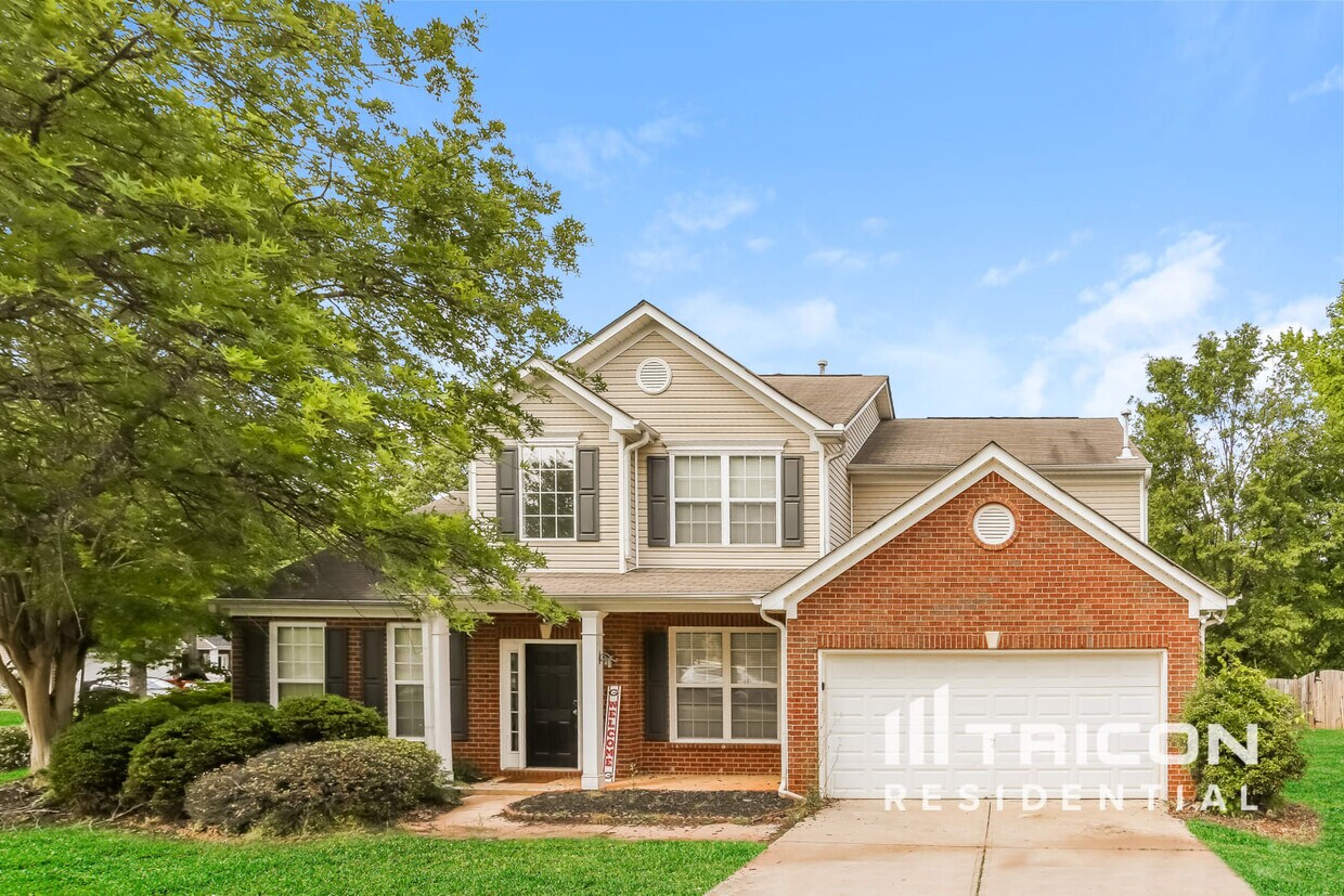 Foto principal - 733 Winbrook Dr