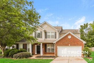 Building Photo - 733 Winbrook Dr