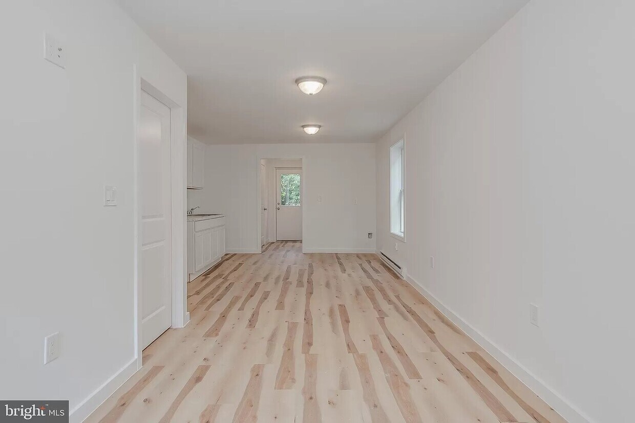 329 W 4th St, Waynesboro, PA 17268 Townhome Rentals in Waynesboro PA