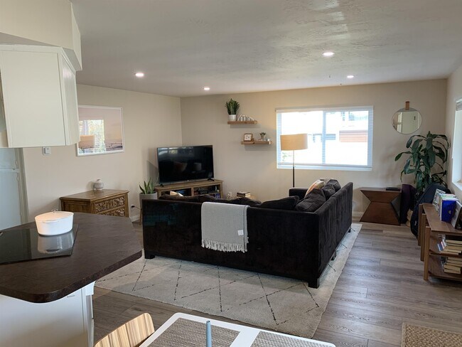 Foto del edificio - 2024 Manchester Ave